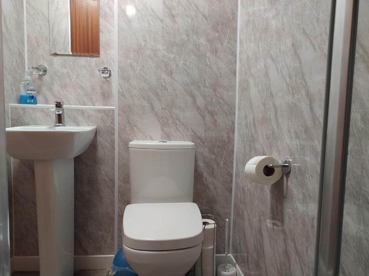 랜디드노 Frosty Towers B&B 외부 사진