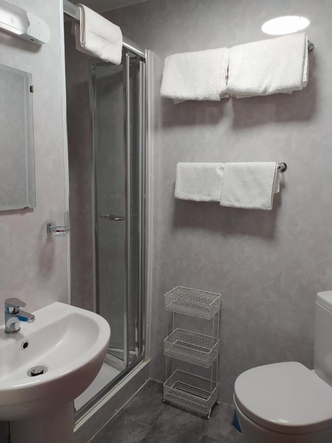 랜디드노 Frosty Towers B&B 외부 사진