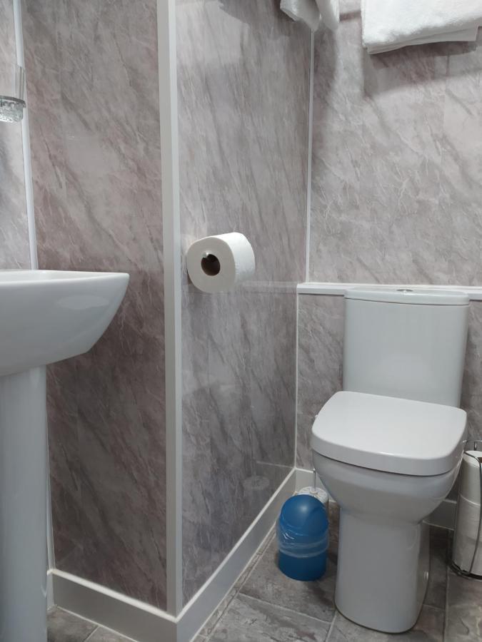 랜디드노 Frosty Towers B&B 외부 사진
