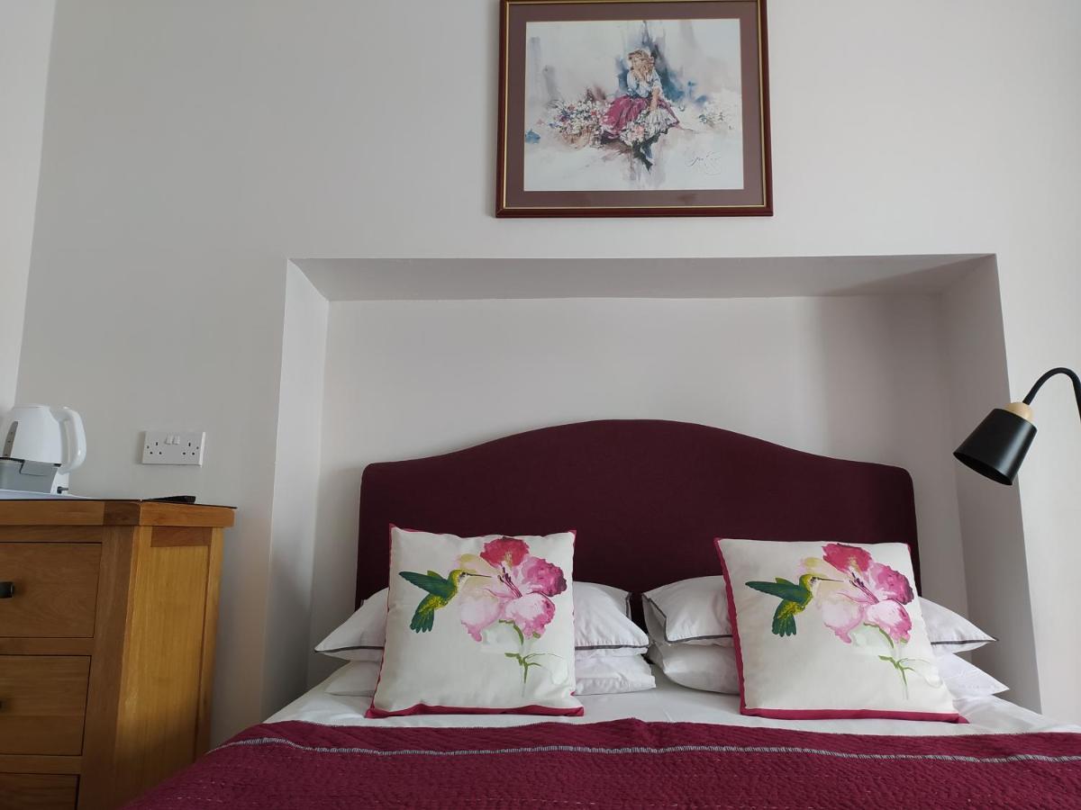 랜디드노 Frosty Towers B&B 외부 사진