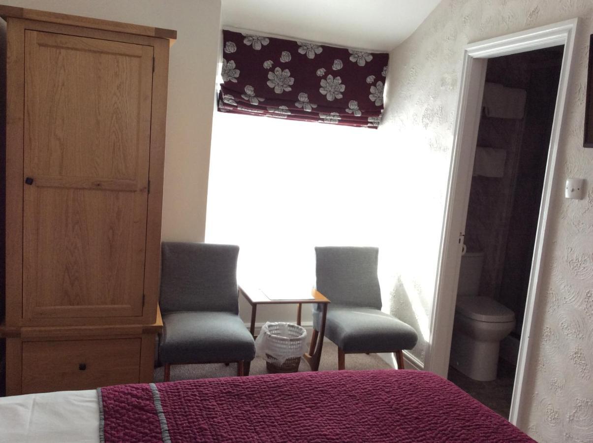 랜디드노 Frosty Towers B&B 외부 사진