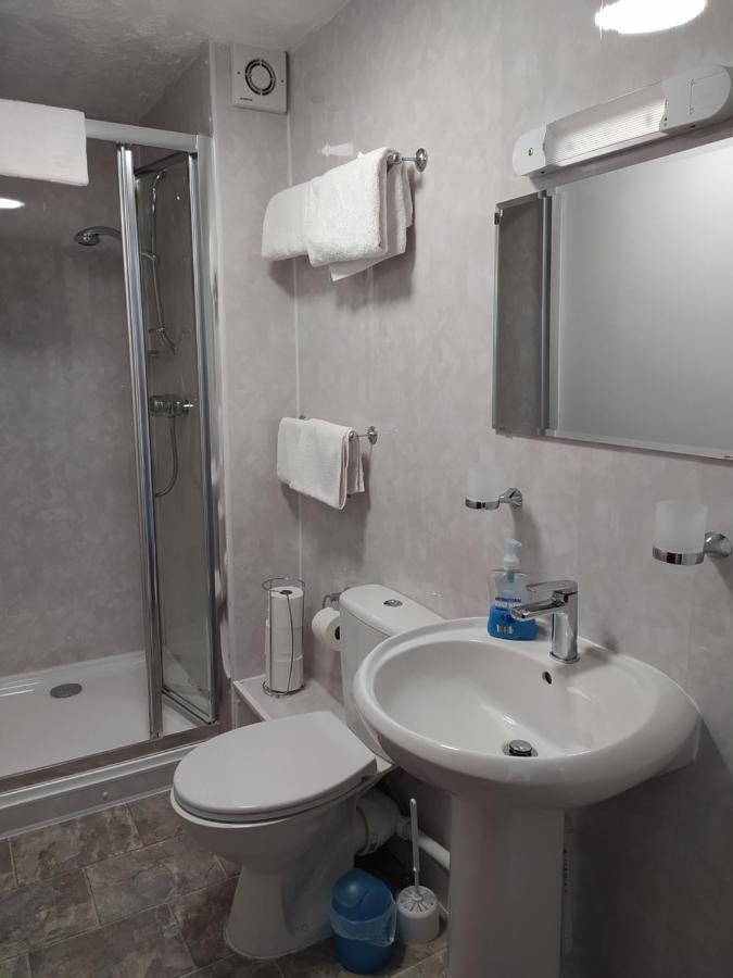 랜디드노 Frosty Towers B&B 외부 사진